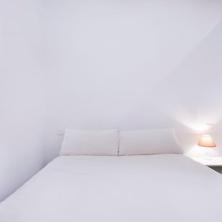 Fancy One-Bedroom La Latina Madrid Bagian luar foto