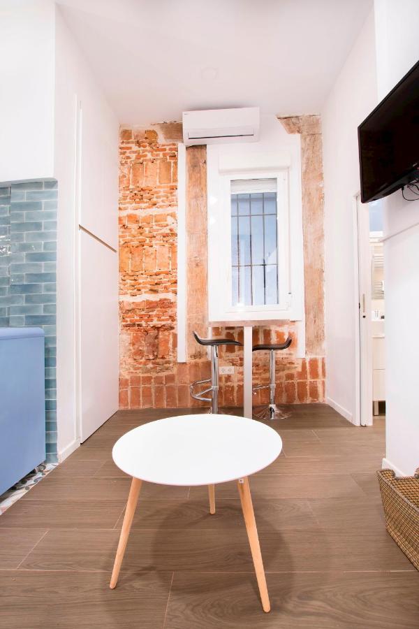 Fancy One-Bedroom La Latina Madrid Bagian luar foto