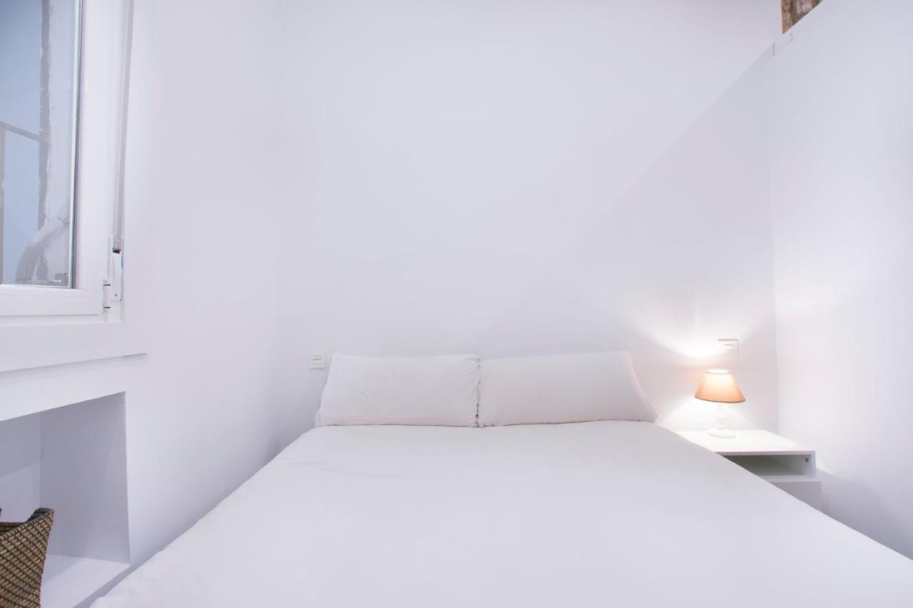 Fancy One-Bedroom La Latina Madrid Bagian luar foto
